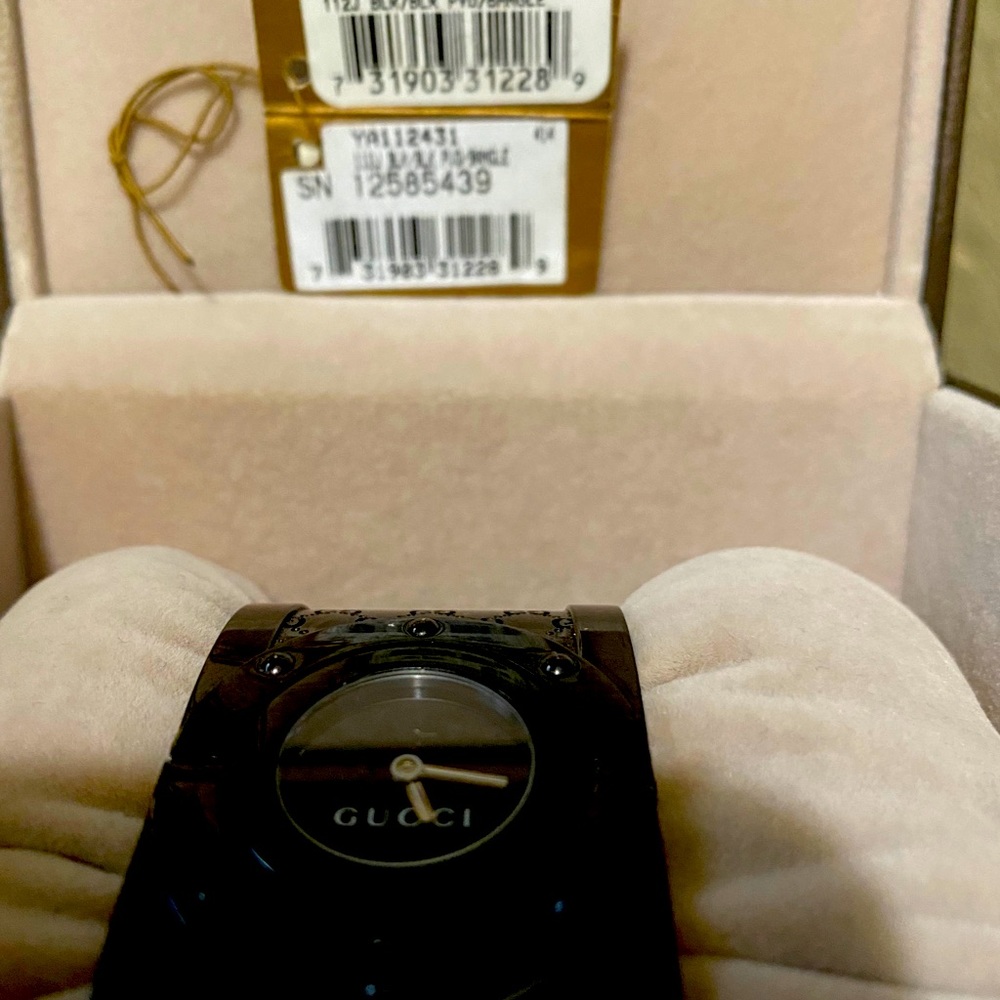 Ladies Blk Twirl Gucci Watch